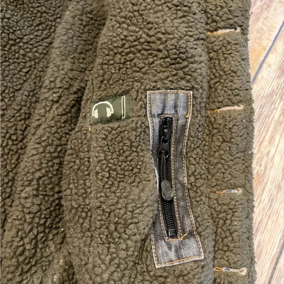 Eddie Bauer Denim Jacket with Fleece Lining - Picture 4 of 5